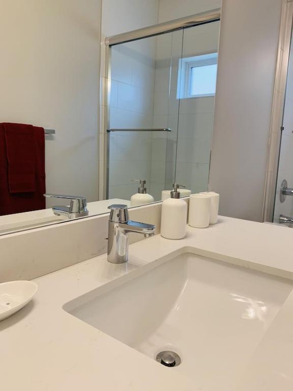 Baycrestone Apartment Coquitlam Ngoại thất bức ảnh